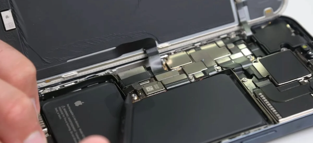 L'iPhone 15 plus réparable mais moins durable - ChannelNews
